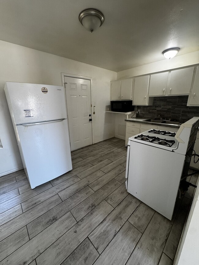 Photo - 624 Park Ln