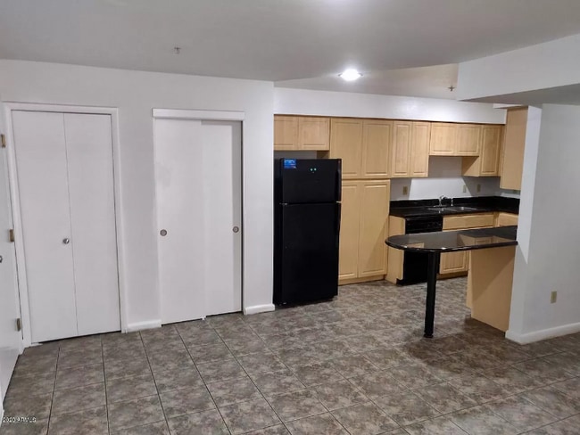 Photo - 1005 E 8th St Unit 1010