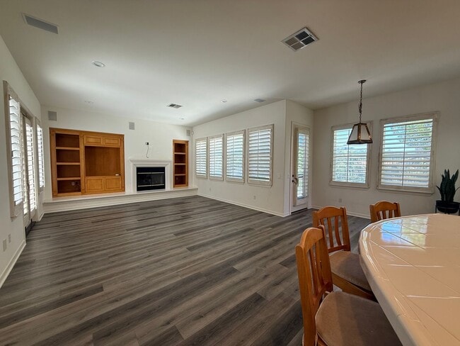 Photo - 4 bed, 3 1/2 bath beautiful home Wood Ranch home