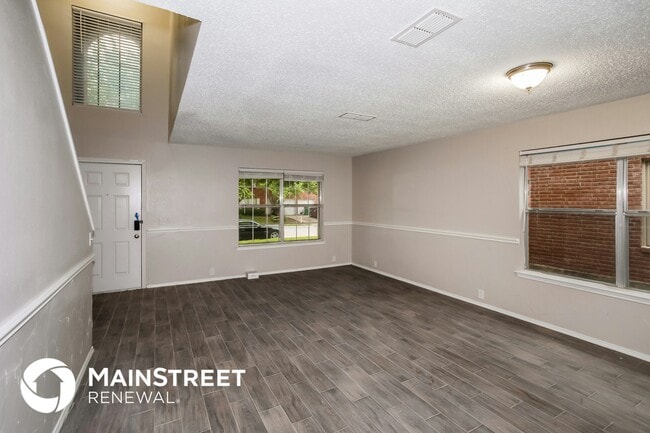 Photo - 1120 Springcreek Dr