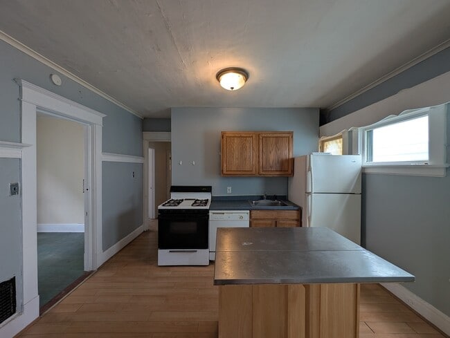 Photo - 145 Merrimac St