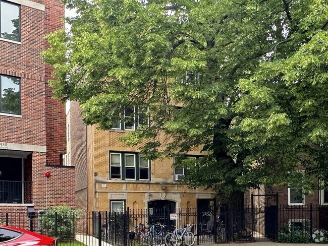 Building Photo - 2432 N Linden Pl Rental
