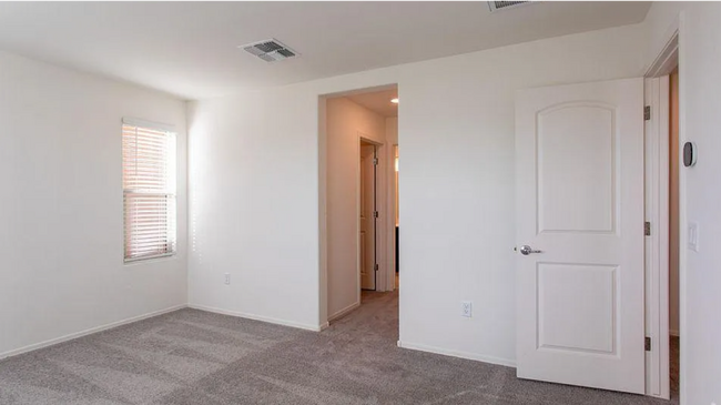 Photo - Beautiful 4 bedroom 2.5 bath home