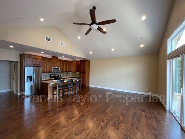 14398 Harvest Crescent