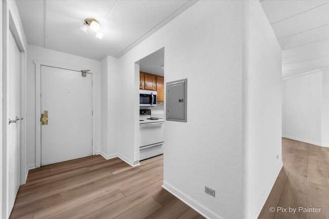 Photo - 1 Renaissance Pl