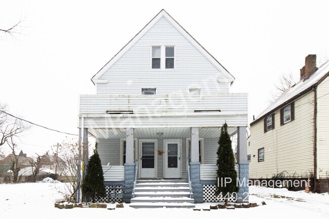 Building Photo - Charming and Spacious 2BR Upper Unit Up Rental