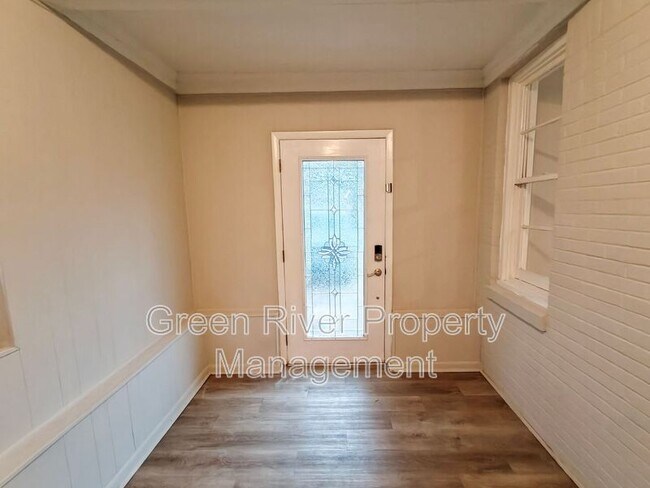 Photo - 1447 Lawrence Pl