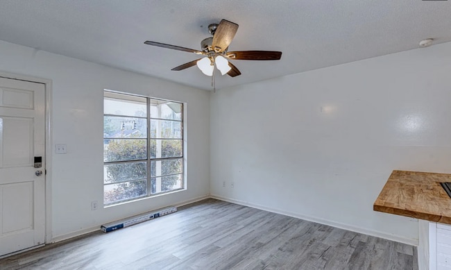 Building Photo - 1029 Amber Dr