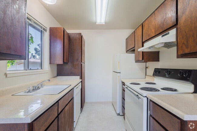 Oakridge Apartments