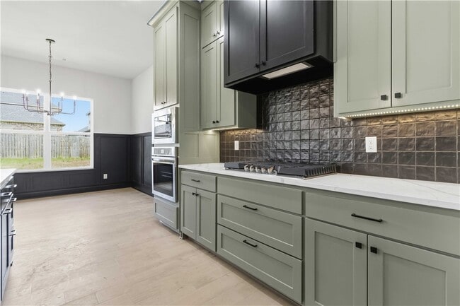 Photo - 1061 Whistler St