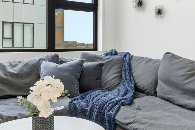 Photo - 6044 N Winthrop Ave Unit ID1372957P