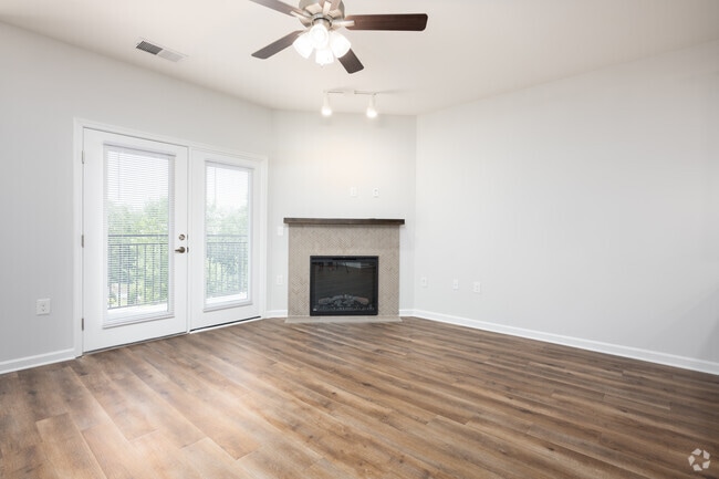 Jamestown - 828SF - Living Room