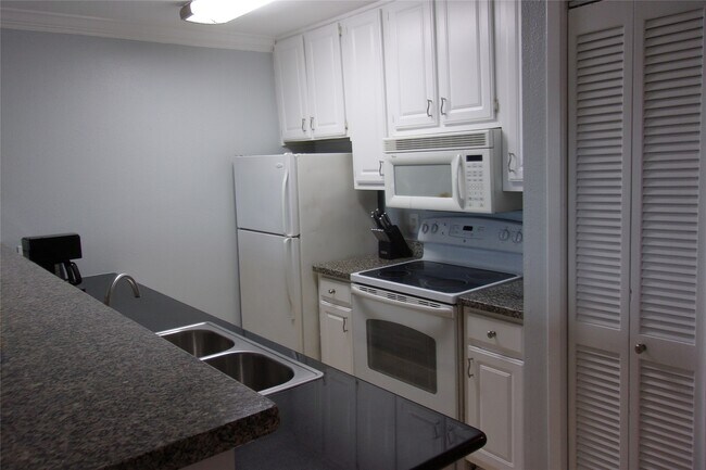 Photo - 9520 Seawall Blvd