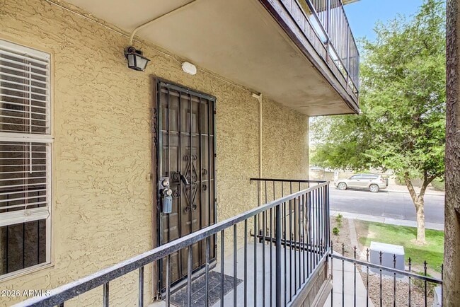 Building Photo - 461 W Holmes Ave Unit 283