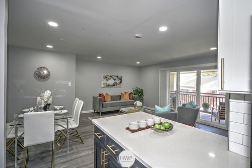 Cocina con acabados renovados - Edge at Greentree