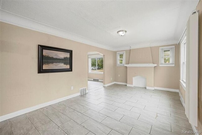 Photo - 16253 Strathmoor St