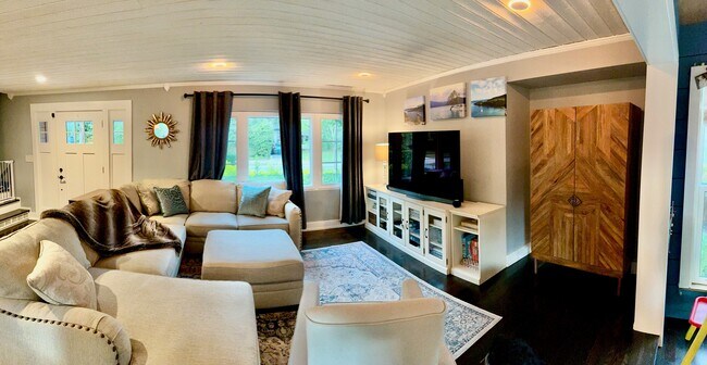 Photo - 920 S Mills Ave