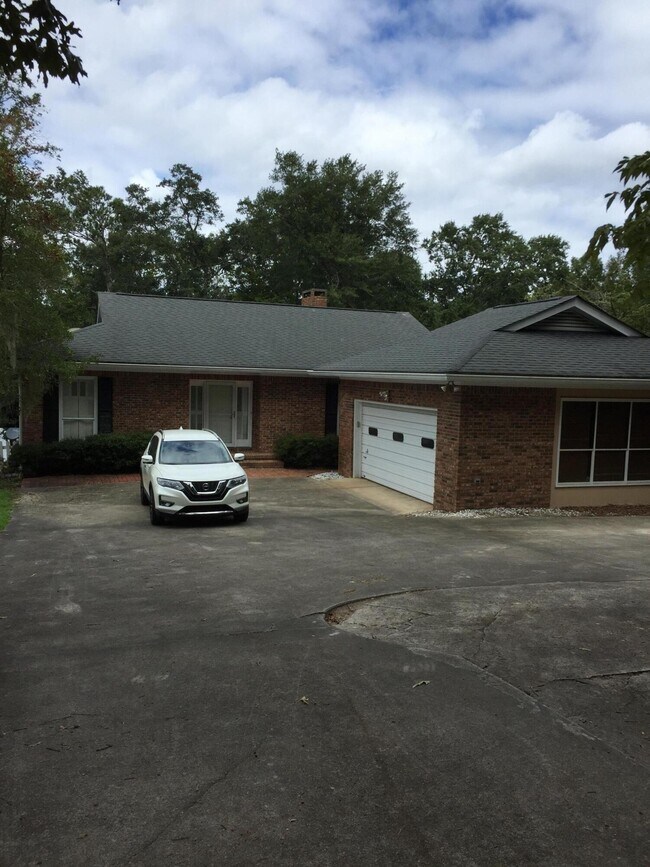 Photo - 304 Broad River Dr