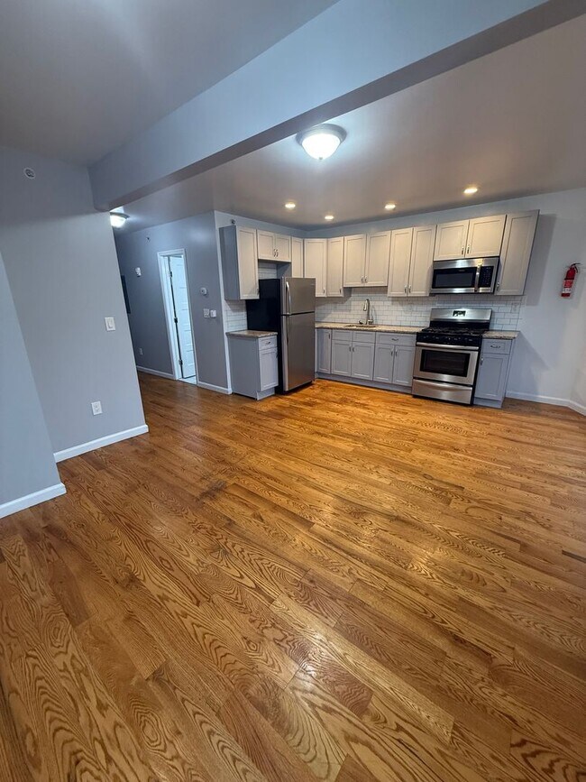 Photo - 178 Renwick St Unit 3