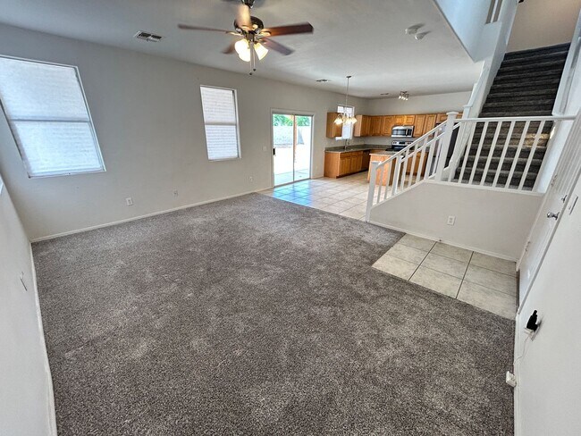 Photo - Bright 4Bdm 3Ba Goodyear home