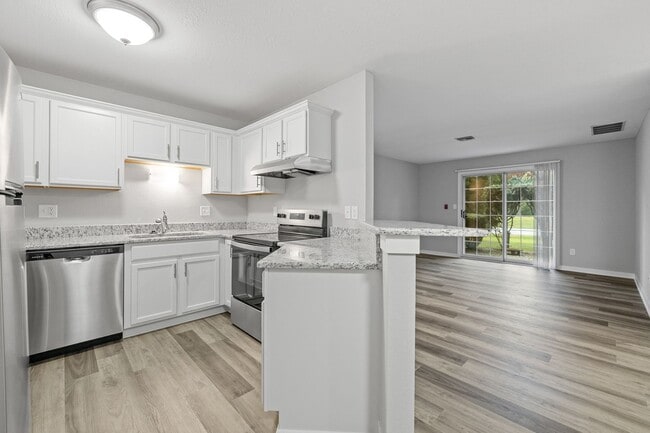 Photo - RENOVATED Condo Style Lower 1 Bedroom 1 Bathroom Apartment Available at Park Terrace Apartments Unit 14292