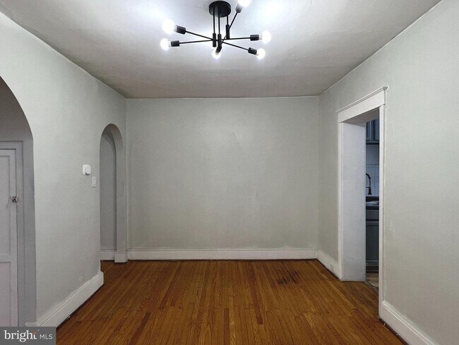 Photo - 513 E 19th St Unit B