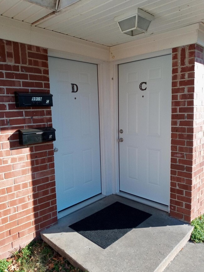 Entrada - 9909 E 12th St Unidad Apt C