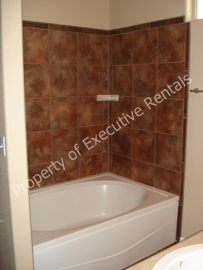 Photo - 4945 Chesney Rd