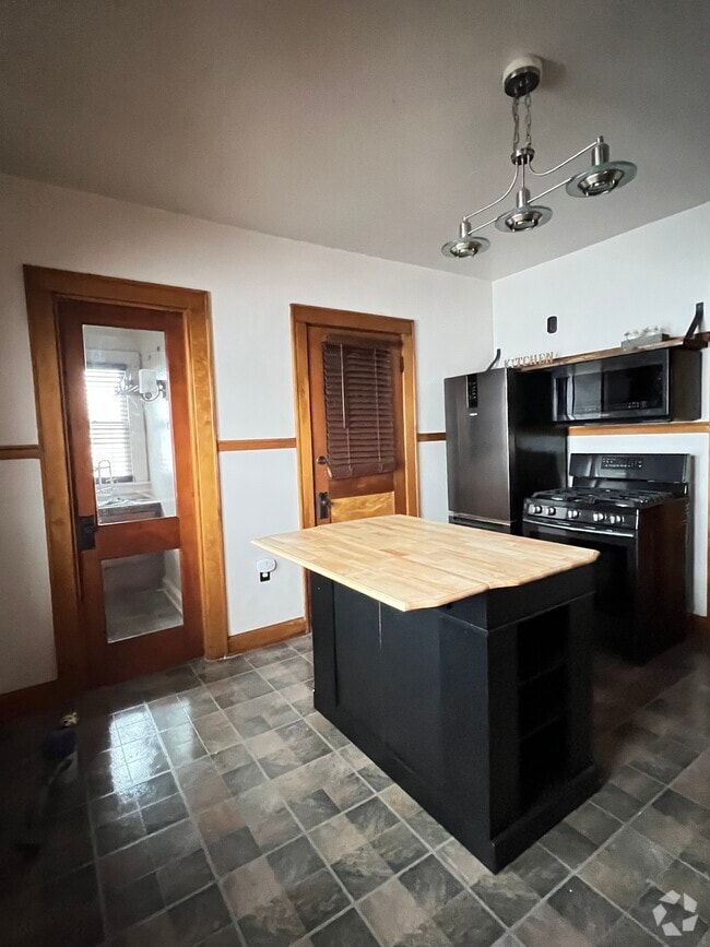 Building Photo - 1809 N 51st St Rental