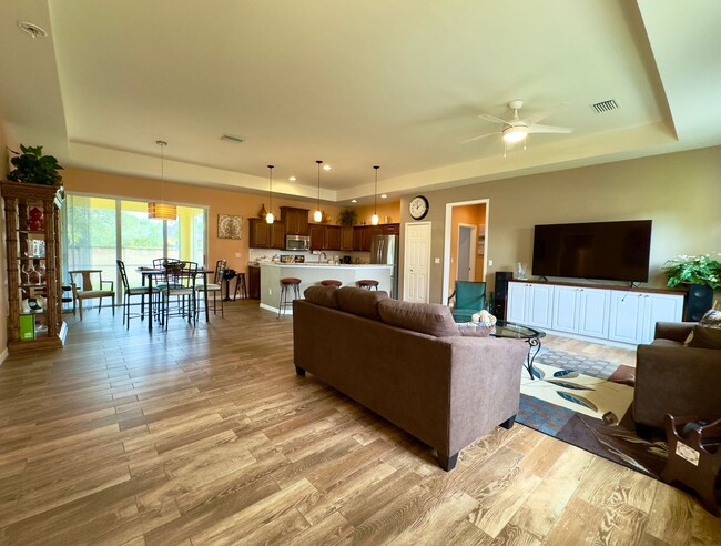 Furnished 3-Bedroom Retreat with Lanai in ... - Furnished 3-Bedroom Retreat with Lanai in ... House