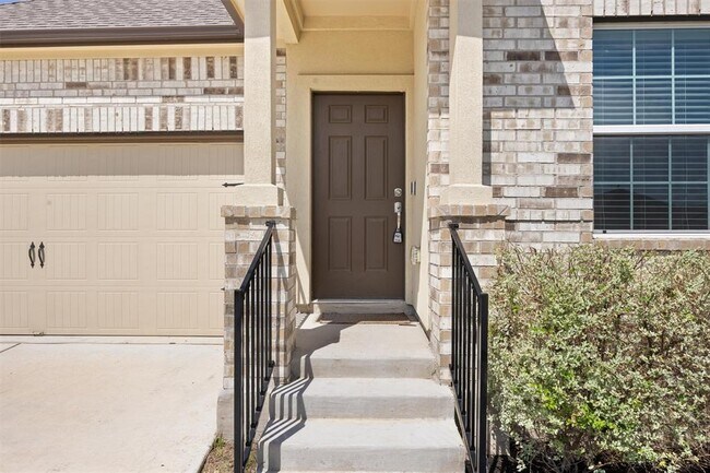 Photo - 1613 Brueggerhoff Rd