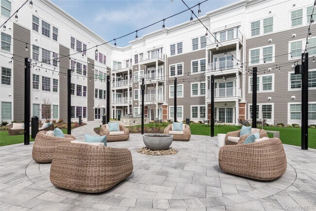 Photo - 75 E Hoffman Ave Unit 1013