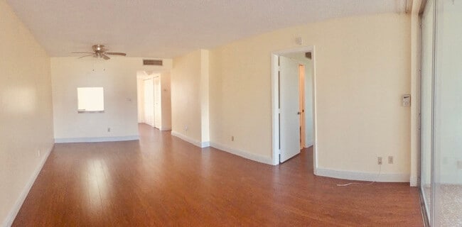 Photo - 6070 NW 64th Ave Unidad 204