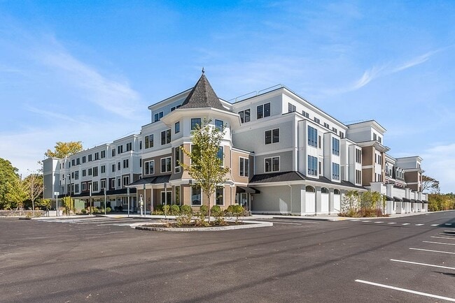 Building Photo - 22 Everett St Unit 424