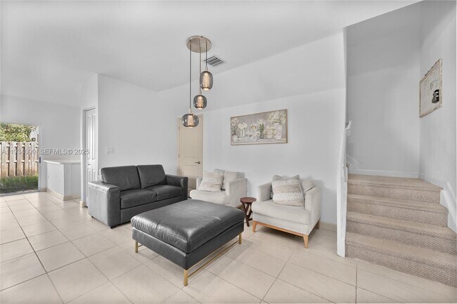 Photo - 1270 NW 3rd Ln