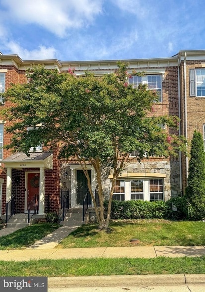 Building Photo - 1202 Ellis Ave