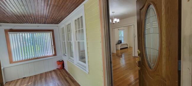 Photo - 19 Lark St