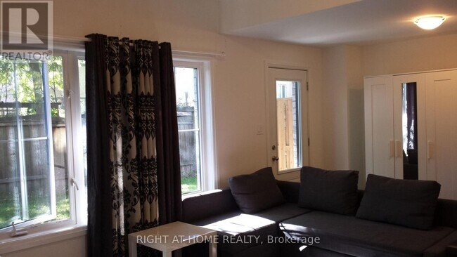 Photo - 39 Stallibrass Ln