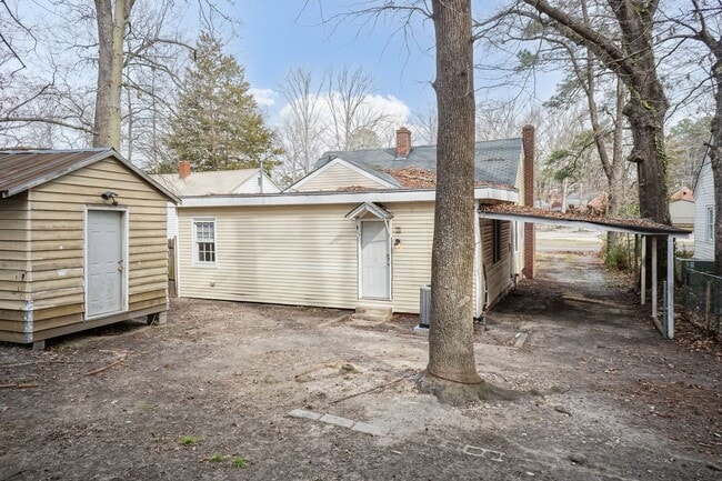 Photo - 3 Bed/2 Bath with a great back yard!