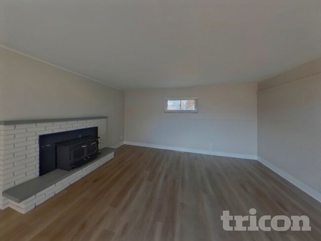 Photo - 3514 E La Salle St