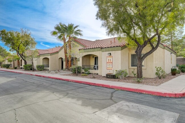 Photo - Well-maintained single-story condo