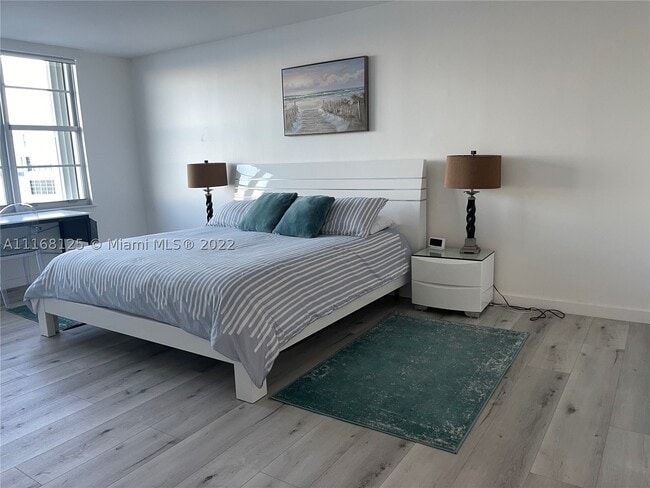 Photo - 5161 Collins Ave Unit 914