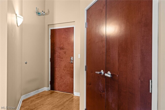 Photo - 1133 W 9th St Unidad 307