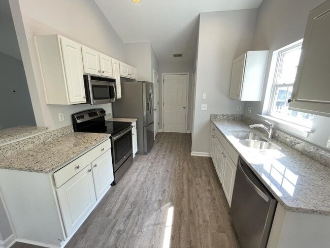 Photo - 4996 Southgate Pkwy