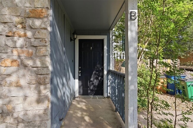 Photo - 8101 Dowling Cove Unit B