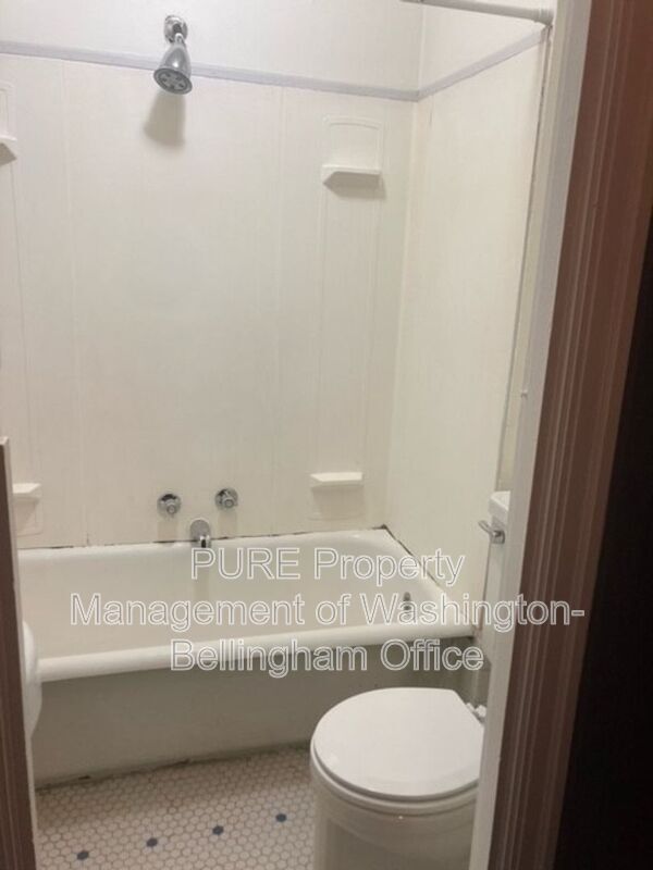 Photo - 421 E Maple St Unit 101