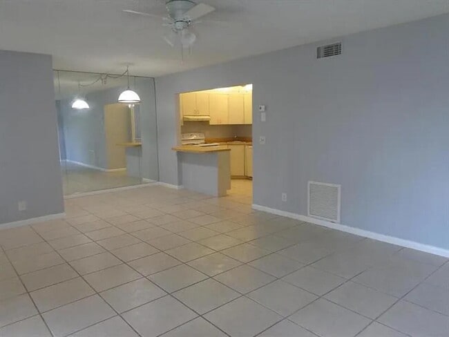 Photo - 3560 Pine Needle Dr Unit D1