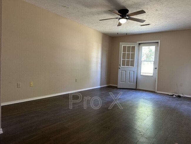 Photo - 121 Elm St
