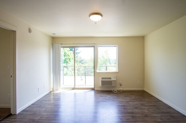 Photo - Top Floor 1 Bdr w/Modern Amenities in SE + Pet Friendly! Unit 11