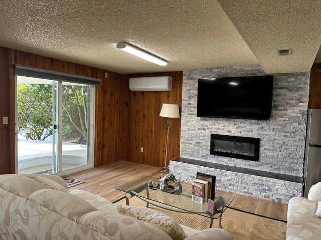 Photo - 10709 Marine View Dr Unit Studio